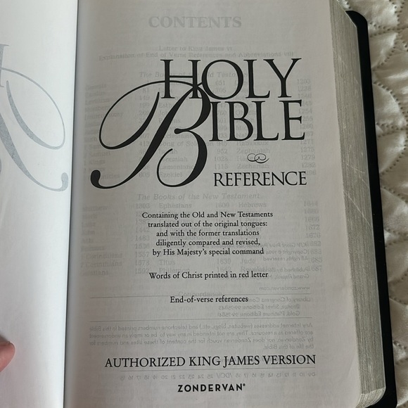 Zondervan Giant Print Personal Size Reference Bible Christ’s Words in Red - Picture 5 of 12